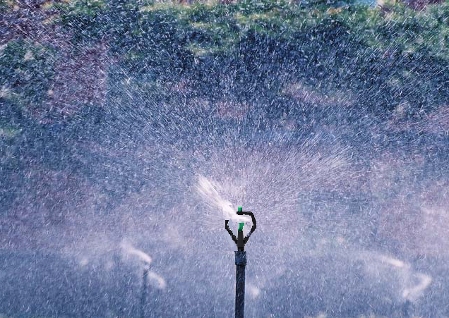 塑胶蝶形洒水喷头系统用于园艺灌溉